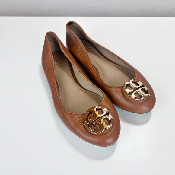 TORY BURCH Claire Ballet Flats Tan Brown Tumbled Leather Gold Logo Size 7 - Picture 2 of 10